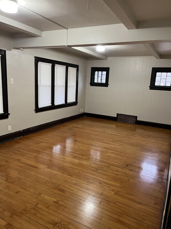 Building Photo - 4866 N 48th St