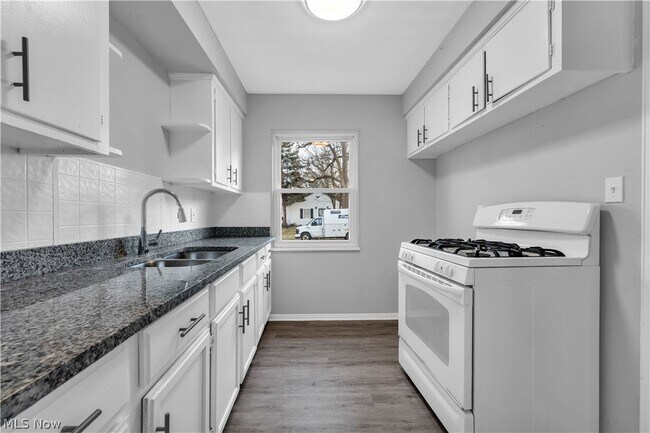 Building Photo - 13514 Emery Ave