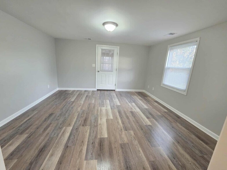 Building Photo - 923 Rose Hill Ave