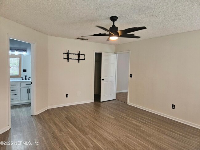Building Photo - 1203 Stern Way