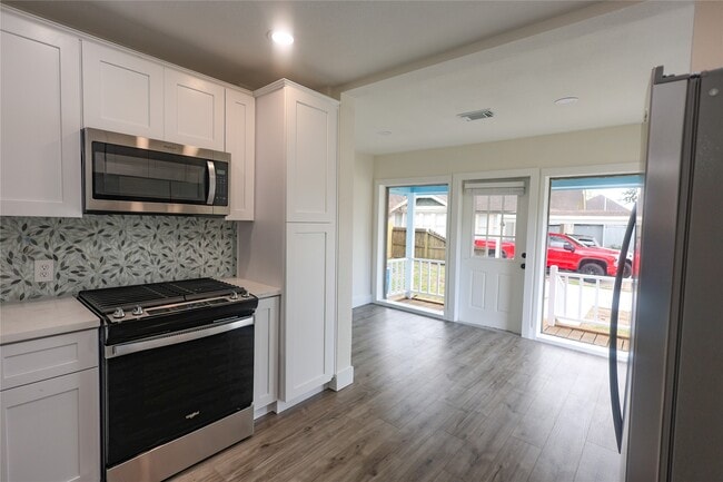 Building Photo - 602 Higgins St