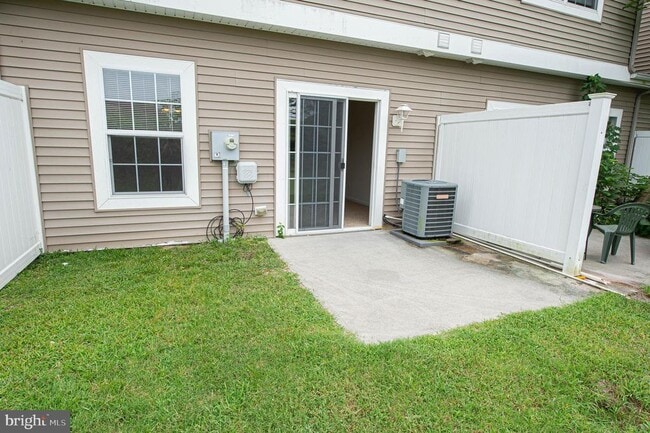 Building Photo - 438 Parkview Ct