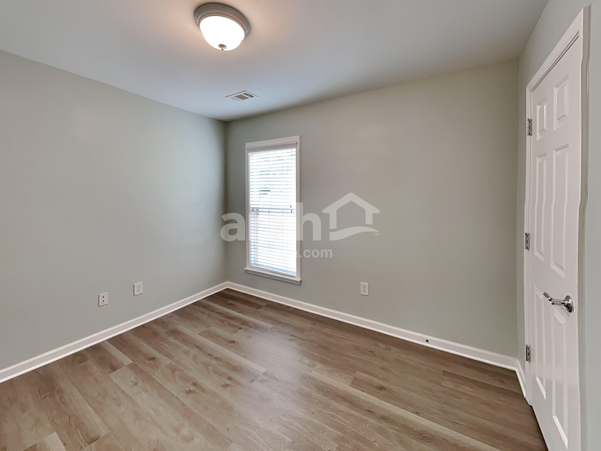 Building Photo - 811 Greenwood Crossing