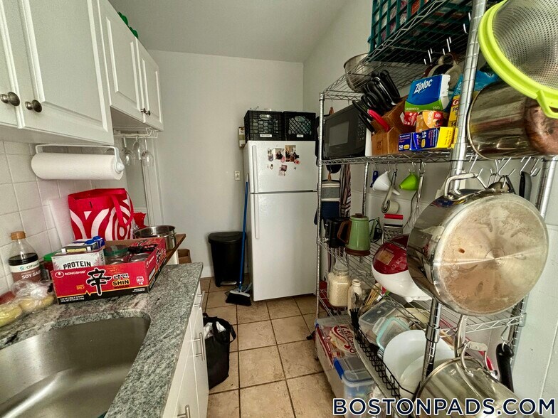 Building Photo - 69 Raymond Ave