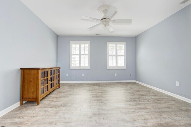 Building Photo - 113 Lighthouse Ln