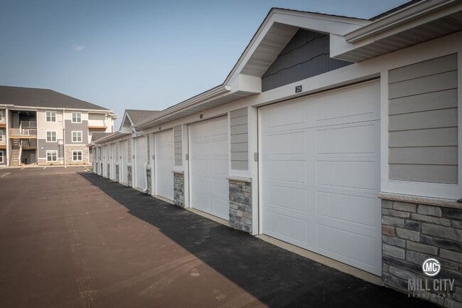 Building Photo - 1609 Doman Dr