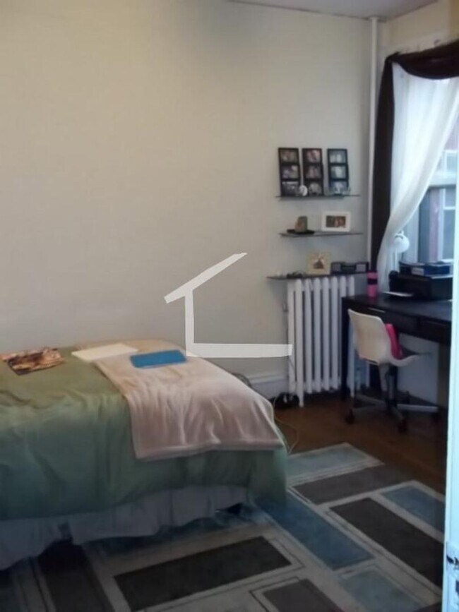 Building Photo - Brookline 5-Bed