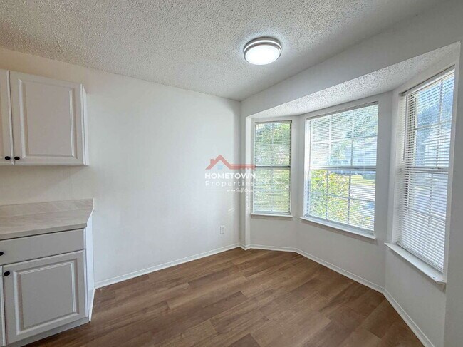 Building Photo - 1500 E Johnson Ave