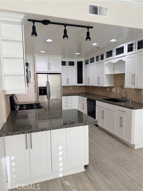 Building Photo - 21 Front Row Ln