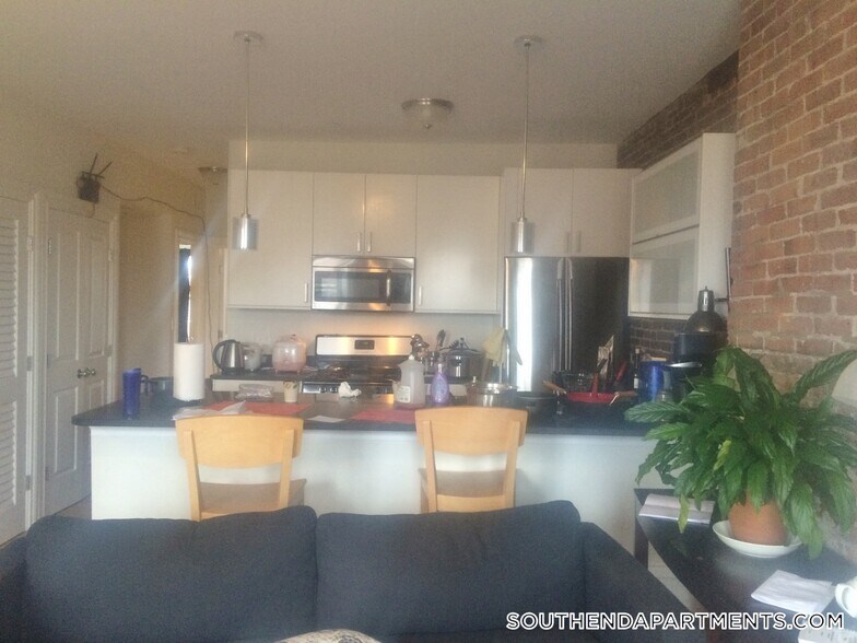 Building Photo - 656 Massachusetts Ave