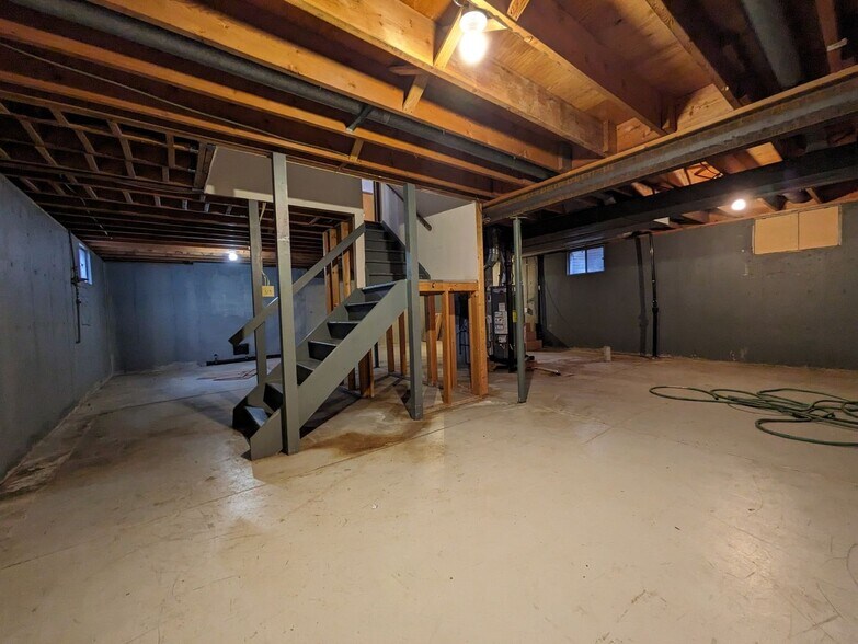 Building Photo - 11065 Pinyon Dr