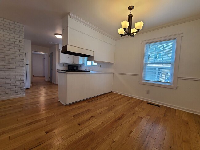 Building Photo - 3-bedroom, 2-bathroom home located in beautiful St. Joseph, MI