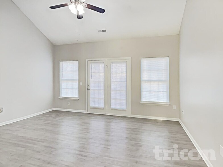 Building Photo - 871 Anchor Way NE