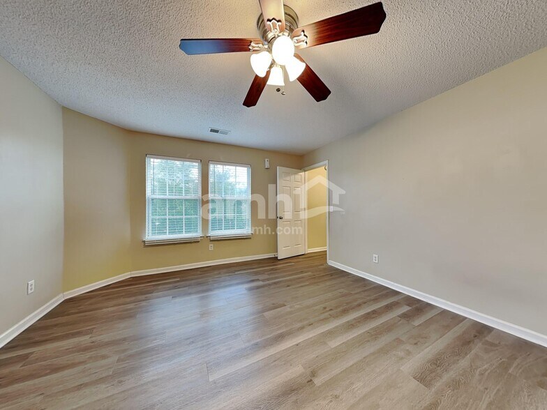 Building Photo - 1 Holly Springs Cir