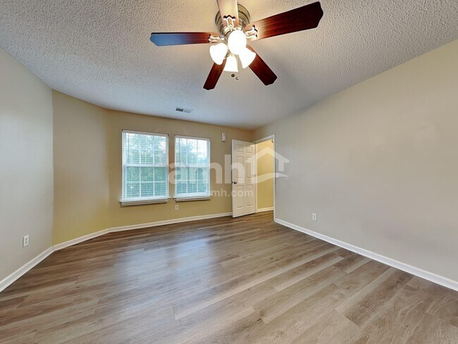 Building Photo - 1 Holly Springs Cir