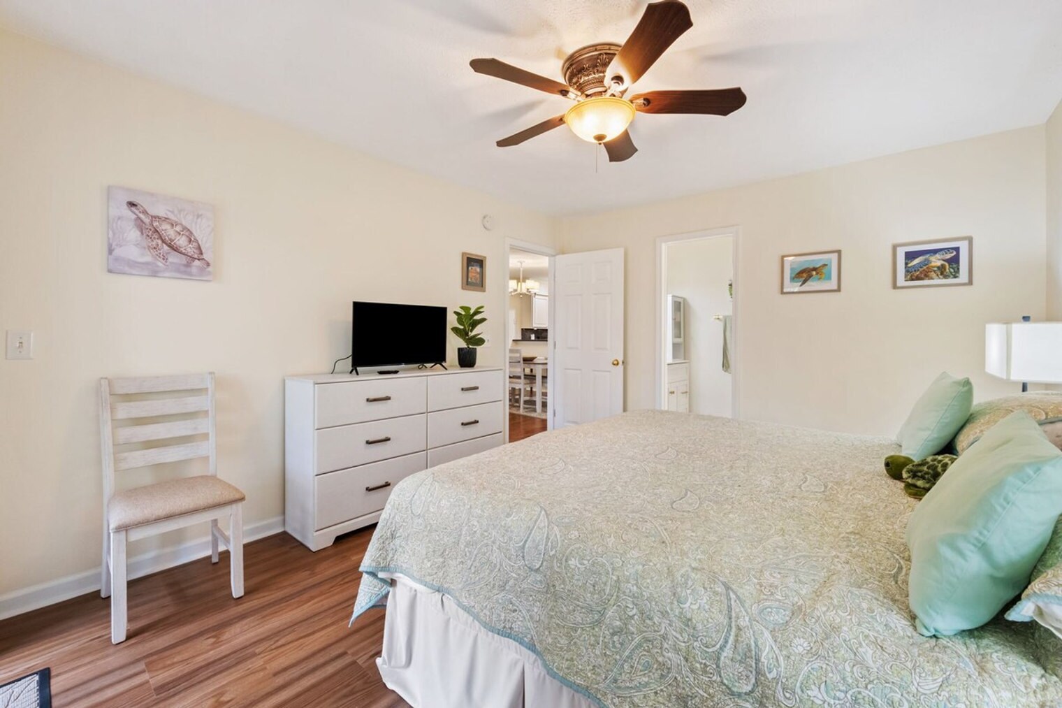 Building Photo - 390 Pinehurst Ln