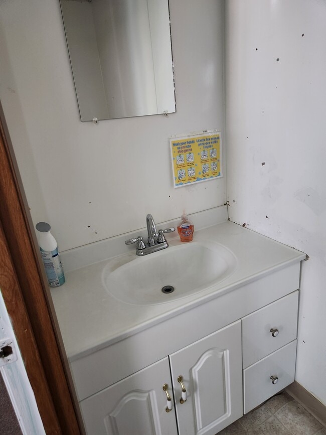 Building Photo - 433 S Mineral St