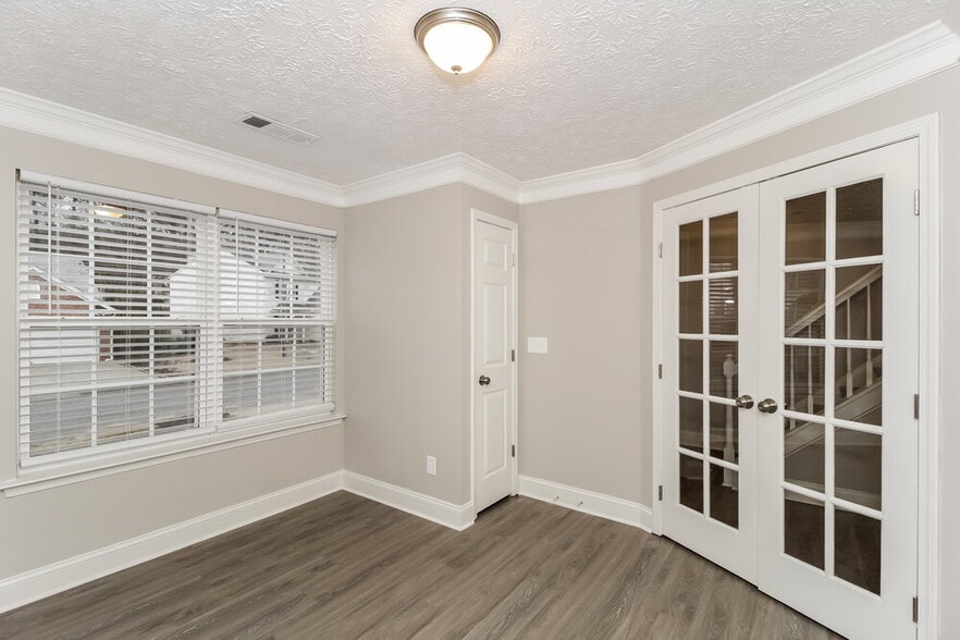 Building Photo - 304 Westminster Dr