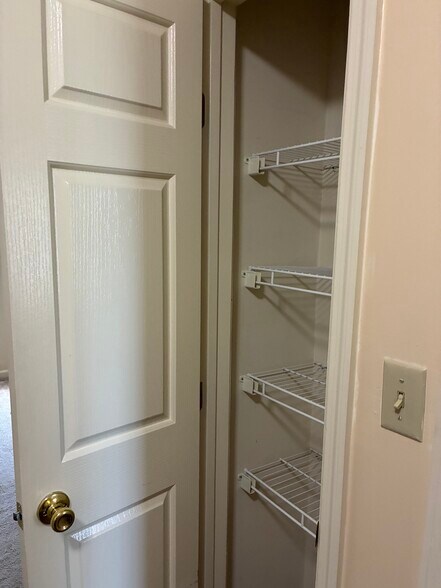 Building Photo - 1009 Merrick Dr