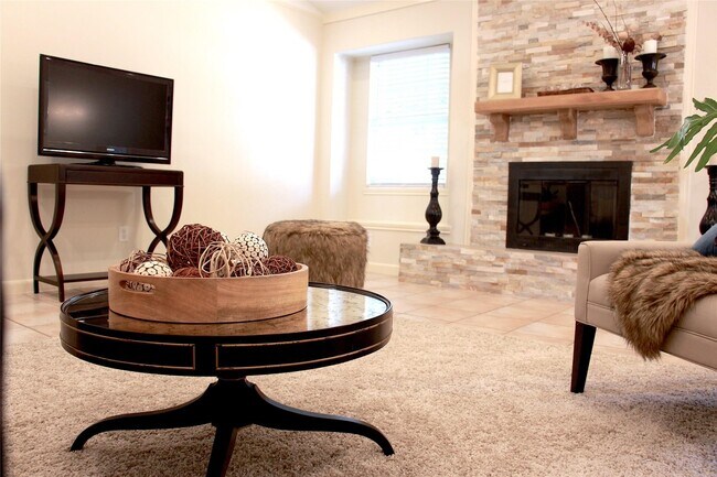 Building Photo - 10306 Bob White Dr