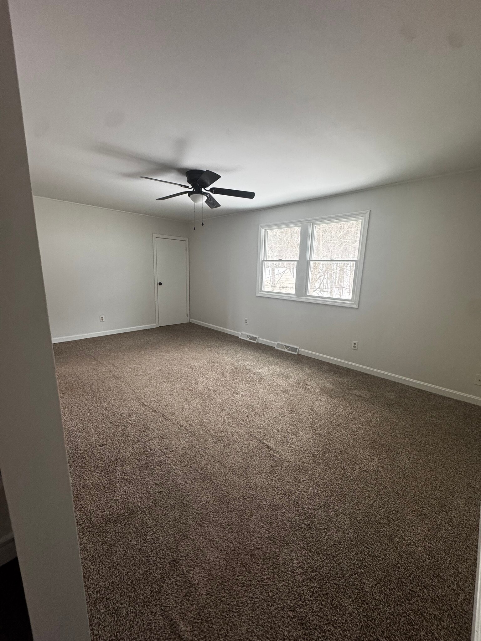 Building Photo - 150 Ethan Allen Pky