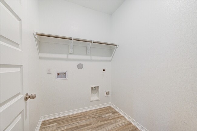 Building Photo - 812 Laguna Grn Ln