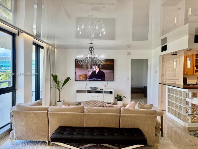 Building Photo - 9800 W Bay Harbor Dr