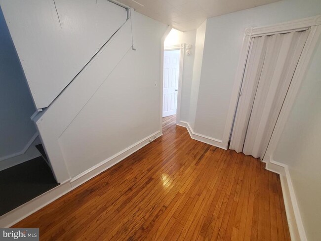 Building Photo - 423 Chapel Terrace