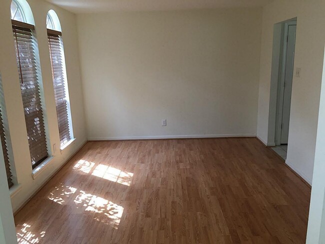Building Photo - 11706 Meadowchase Dr