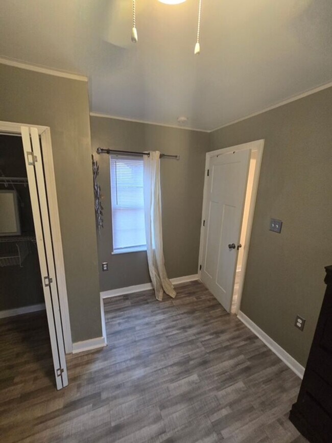 Building Photo - Maryville 37804 - Brand New 1 bedroom, 1 bath in the Heart of Maryville - Contact Troy Adams (865...