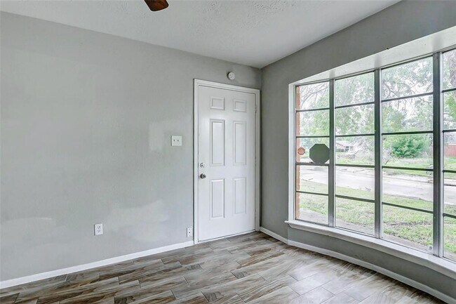 Building Photo - 4969 E Ridge Creek Dr