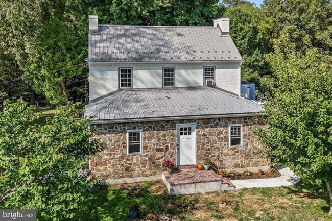 Building Photo - 990 Chesterville Rd