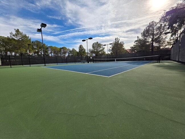 Building Photo - Immaculate Guard-Gated First-Floor Condo!