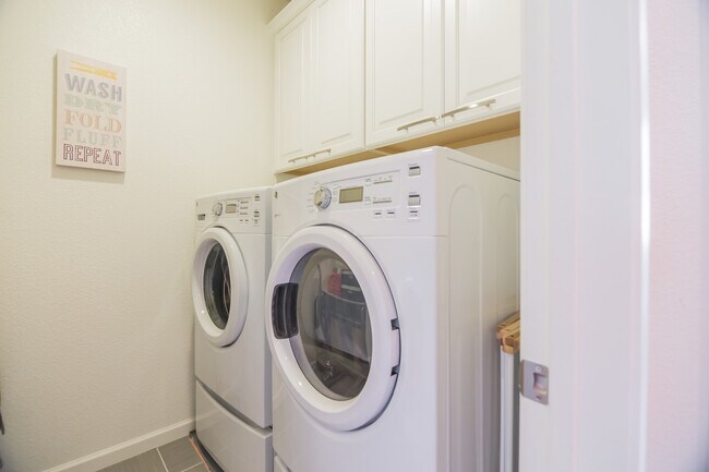 Laundry Room - 856 White Moonstone Loop