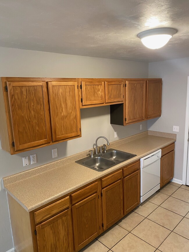Building Photo - 2446 Talco Hills Dr