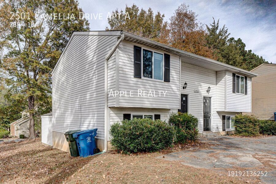 Building Photo - 2501 Camellia Dr