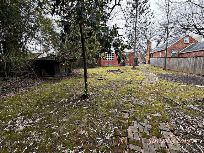 Building Photo - 4526 Albion Rd