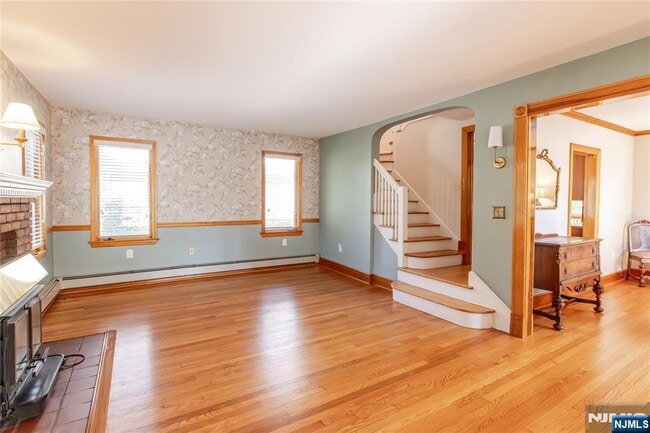 Building Photo - 129 Boulevard