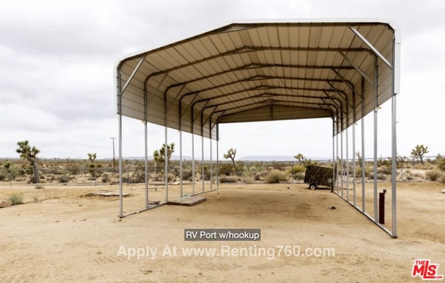 Building Photo - Updated 3 Bed 2 Bath Home on 2.5 Fenced In Acres with paid SOLAR PANELS!!