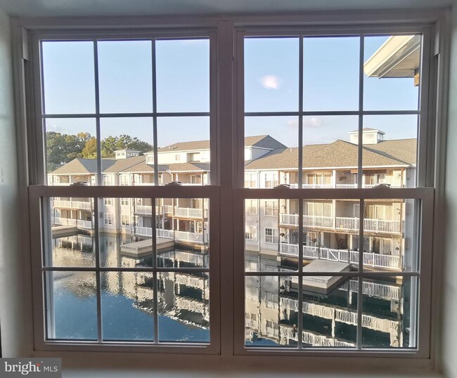 Building Photo - 306 Waters Edge Dr