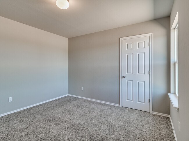 Building Photo - 9817 Glover River Dr