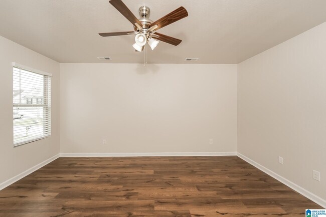 Building Photo - 880 Clover Cir