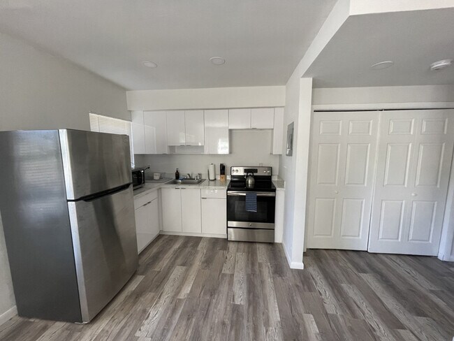 Building Photo - 2635 SW 24th Ave