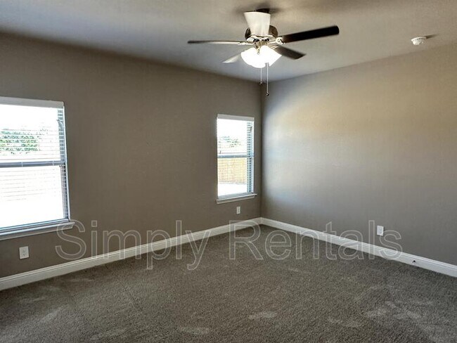 Building Photo - Ashwood Dr 7817