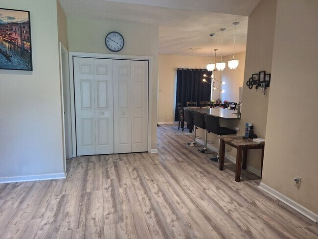 Building Photo - One level living in NorthWest Knoxville