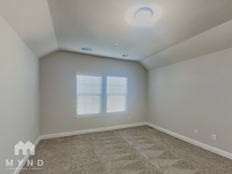 Building Photo - 4584 Titus Cir