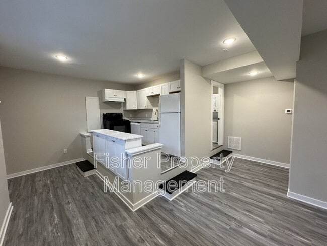 Building Photo - 615 Albemarle St