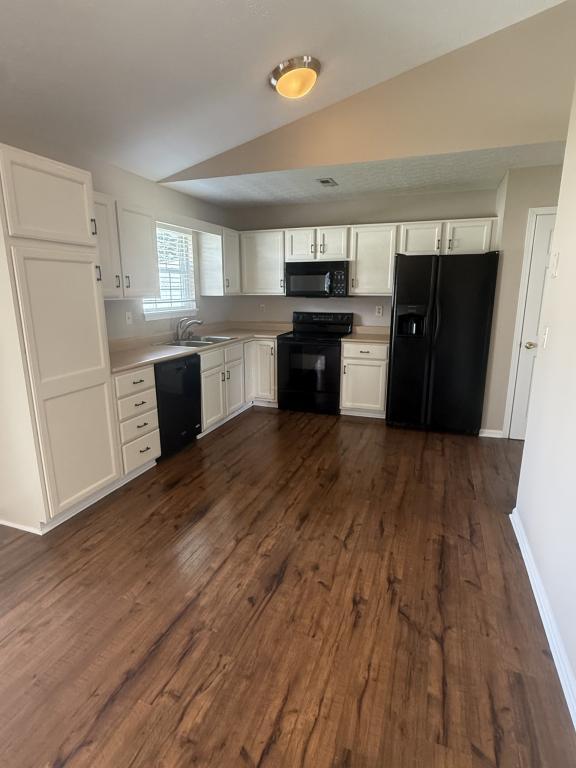 Building Photo - 2444 Savannah Dr