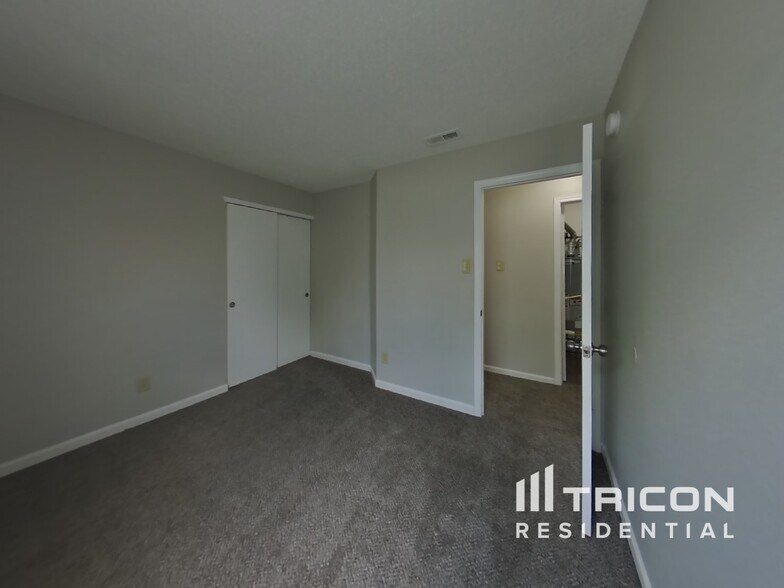 Building Photo - 10852 Wymm Ln
