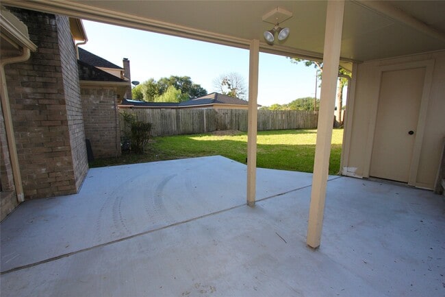 Building Photo - 2422 Stephens Grant Dr